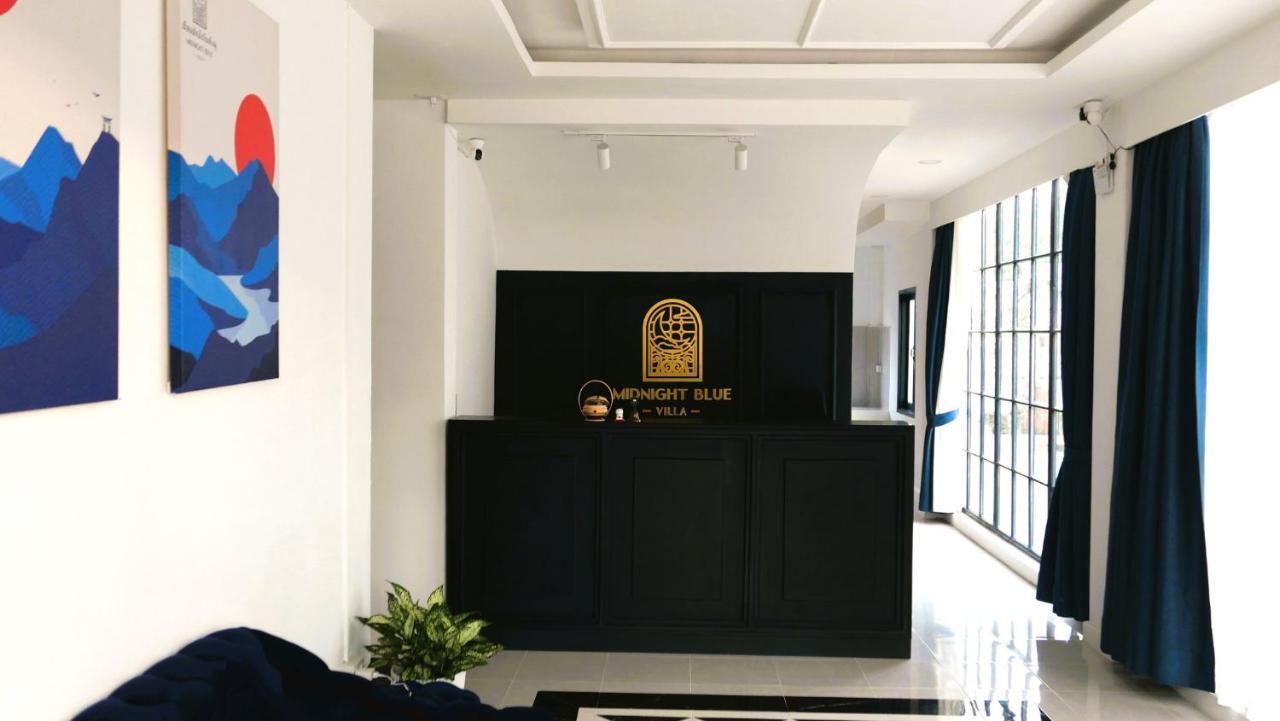 Midnight Blue Guesthouse 루앙프라방 외부 사진