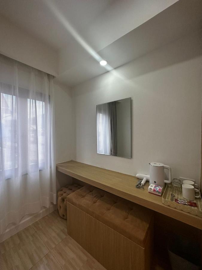 Midnight Blue Guesthouse 루앙프라방 외부 사진