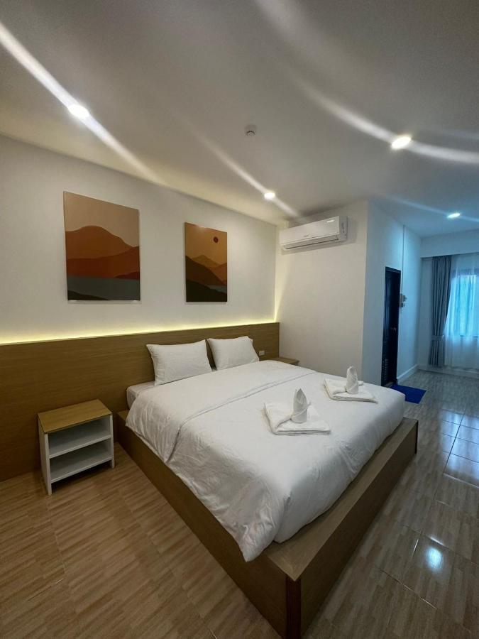 Midnight Blue Guesthouse 루앙프라방 외부 사진