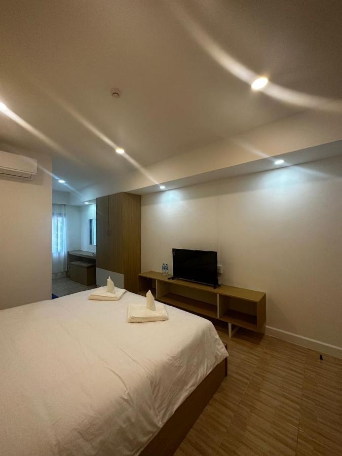 Midnight Blue Guesthouse 루앙프라방 외부 사진