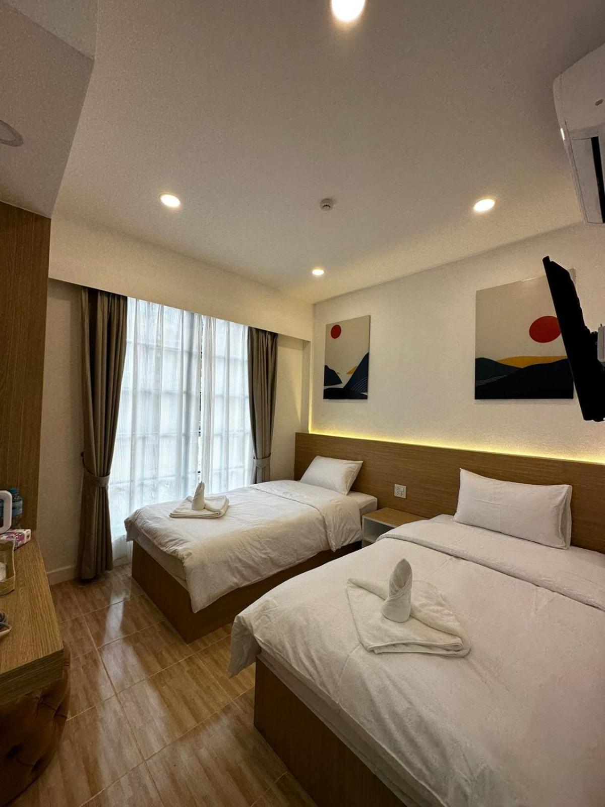 Midnight Blue Guesthouse 루앙프라방 외부 사진